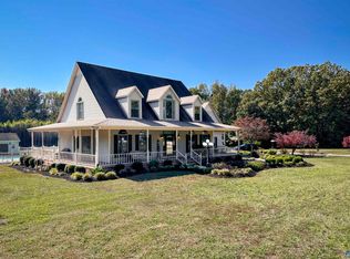 102 Lawrence Rd, Hartselle, AL 35640