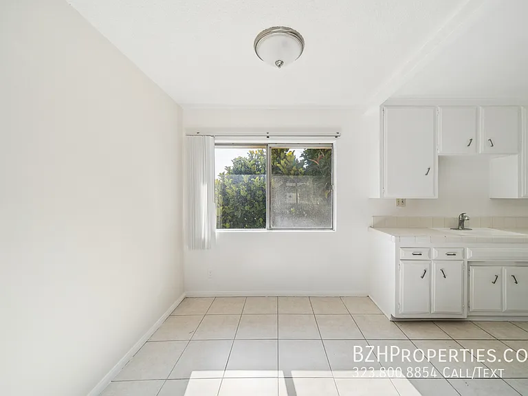 2038 S Holt Ave #16C — Photo 2