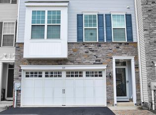 519 Chestnut Ct, Langhorne, PA 19047