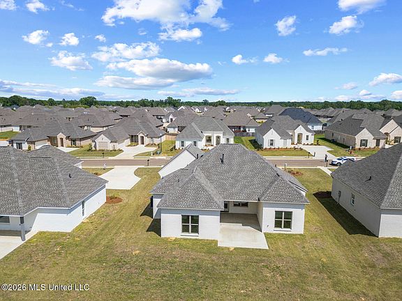 4th image of 437 Aurora Cir