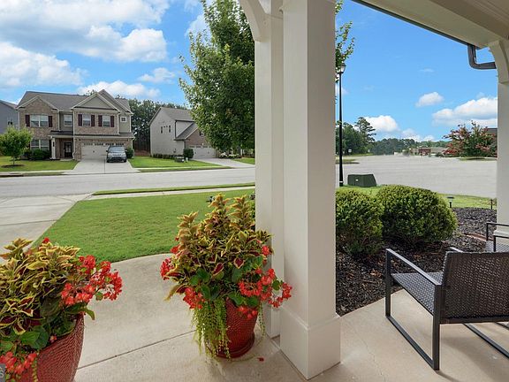 3rd image of 4323 Clubside Dr