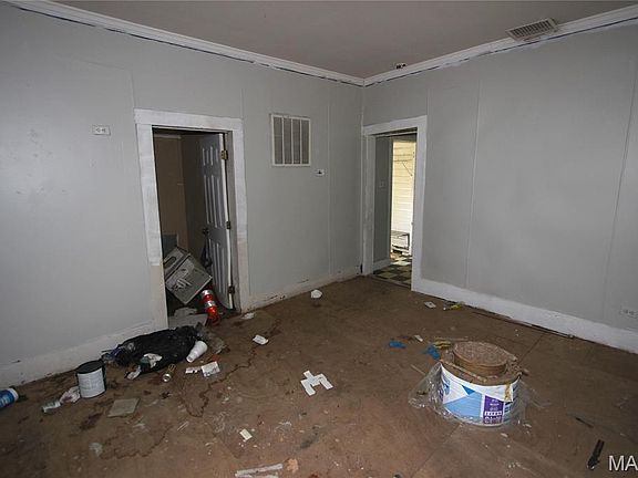 3rd image of 206 N B St