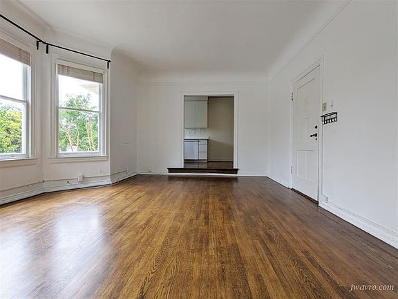 3rd image of 3701 Clay St APT 2
