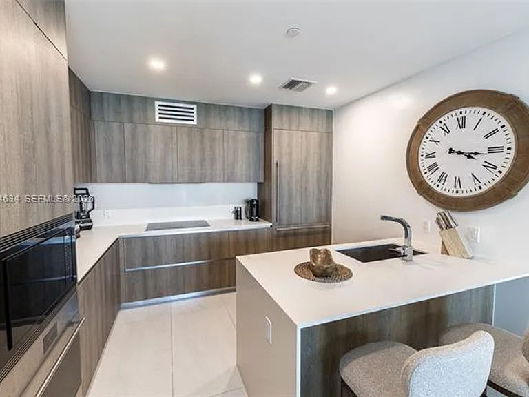 17550 Collins Ave #CU-703 — Photo 14
