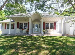 632 Bailey St, Waupaca, WI 54981