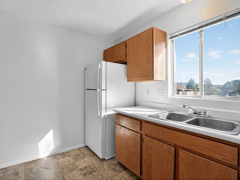 1048 N Old Chisholm Trl #B — Photo 5