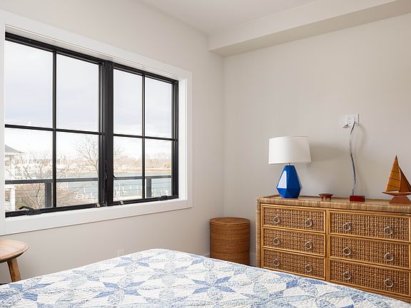5th image of 123 Sterling Ave #1