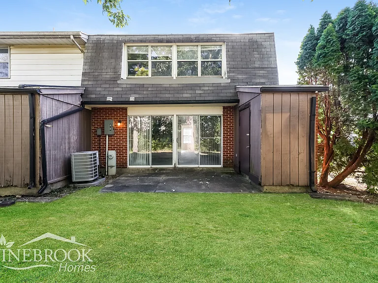 7673 Mount Hood Dr — Photo 15