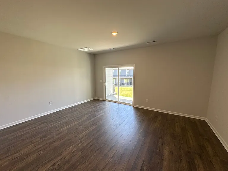 905 Highfield Way — Photo 8