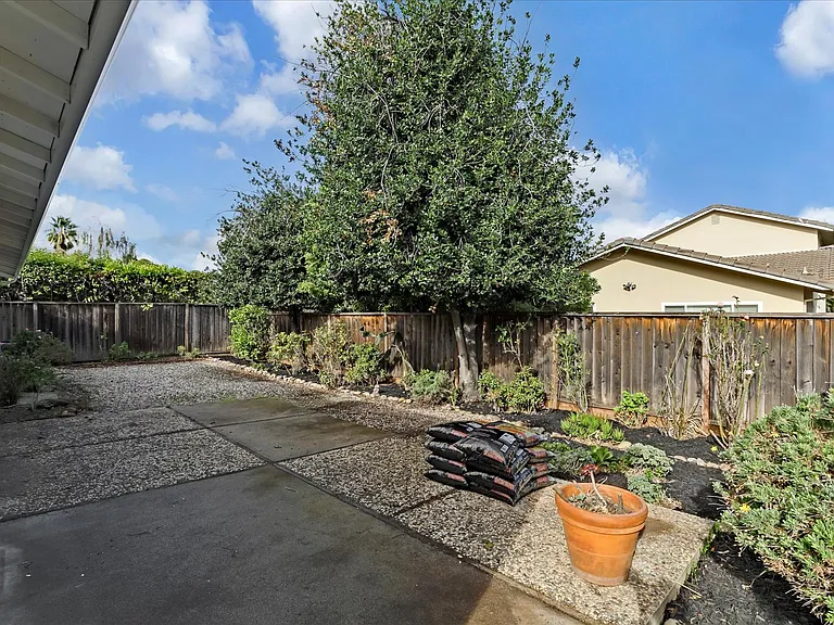 1471 La Paz Ct — Photo 37