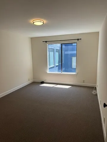 125-135 Gardenside — Photo 10