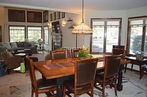 DINING ROOM.jpg