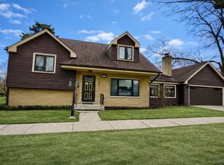 1015 Frances Pkwy, Park Ridge, IL 60068