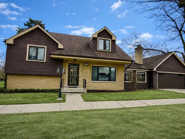1015 Frances Pkwy, Park Ridge, IL 60068