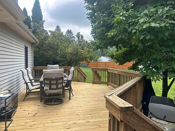 4th image of 8525 Summerfield Rd