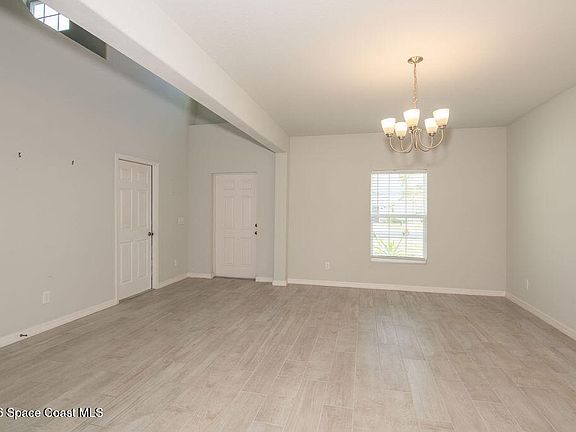 4th image of 710 Boughton Way