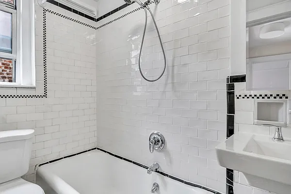 Rented by Avi Nash Associates | media 10