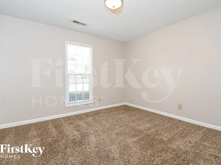2055 Ardmore Village Ln — Photo 14