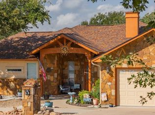 121 Eagle Point Dr, Kingsland, TX 78639