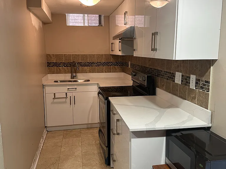 1838 Bridlington Ct #BASEMENT — Photo 9