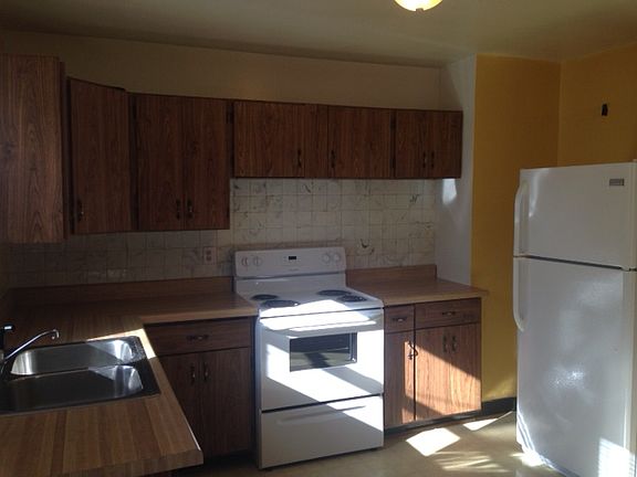 5th image of 9137 Richards Dr