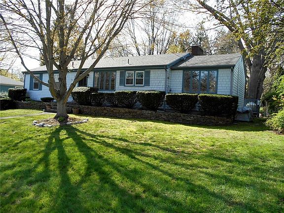 2nd image of 129 Knollwood Ave