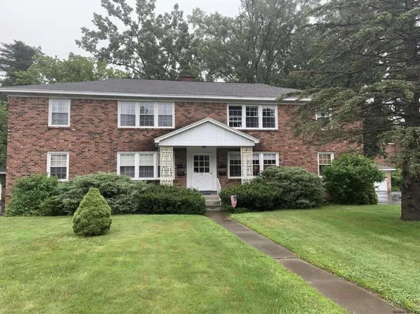 10 Kensington Ct APT 1, Delmar, NY 12054