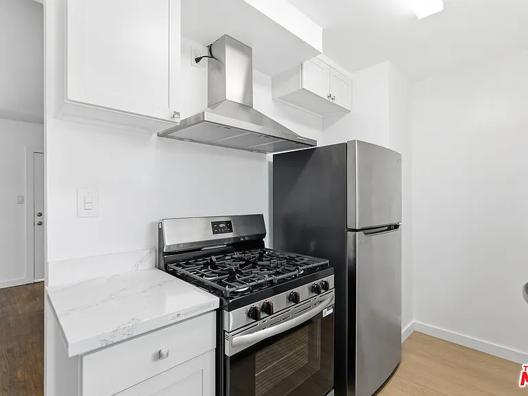 4921 Coldwater Canyon Ave #3 — Photo 9