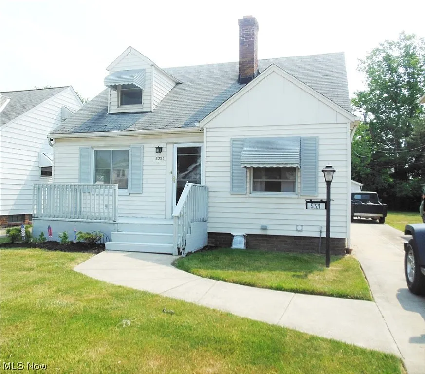 5221 Philip Ave photo 1