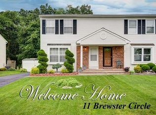 11 Brewster Cir, Old Bridge, NJ 08857