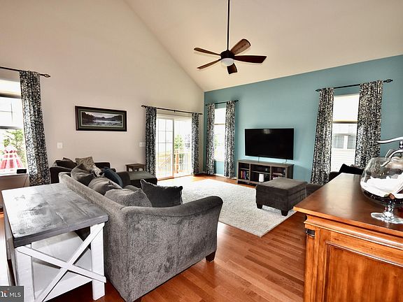 3rd image of 11929 Blue Violet Way