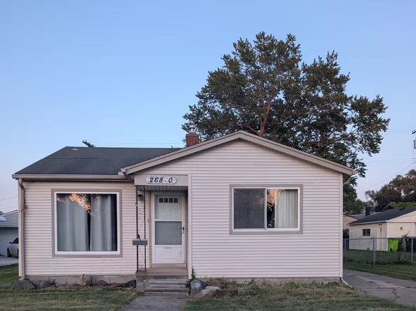 26840 Chippendale St, Roseville, MI 48066