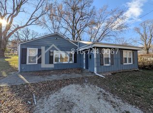 10915 E 8th St S, Independence, MO 64054