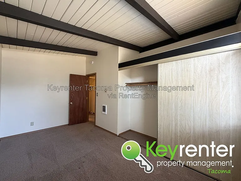 5720 62nd St W #3 — Photo 8