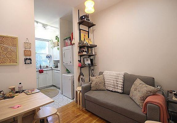 3rd image of 317-319 Bloomfield St #2R