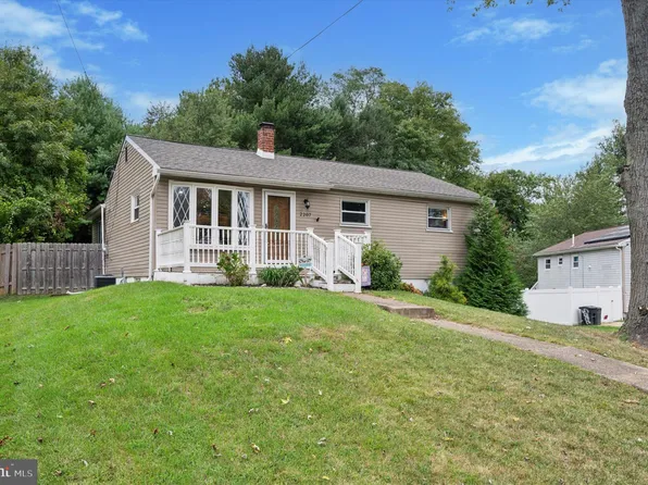 2207 Broomall St, Upper Chichester, PA 19061