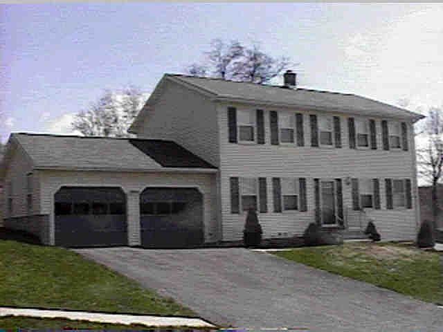 4 BEDROOM,2 1/2 BATH COLONIAL
