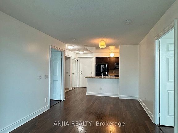 5th image of 25 Greenview Ave #721