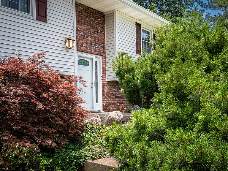 4201 E Cambridge Dr — Photo 4