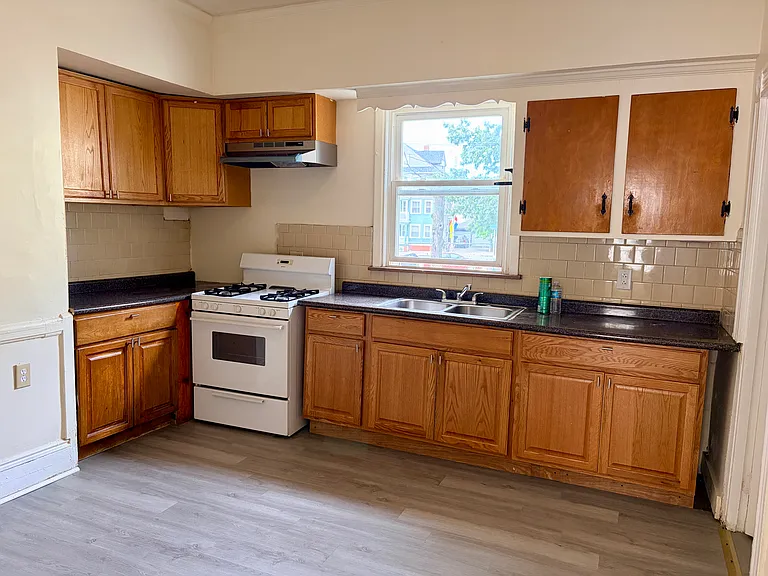 41 Pennsylvania Ave #1 — Photo 5