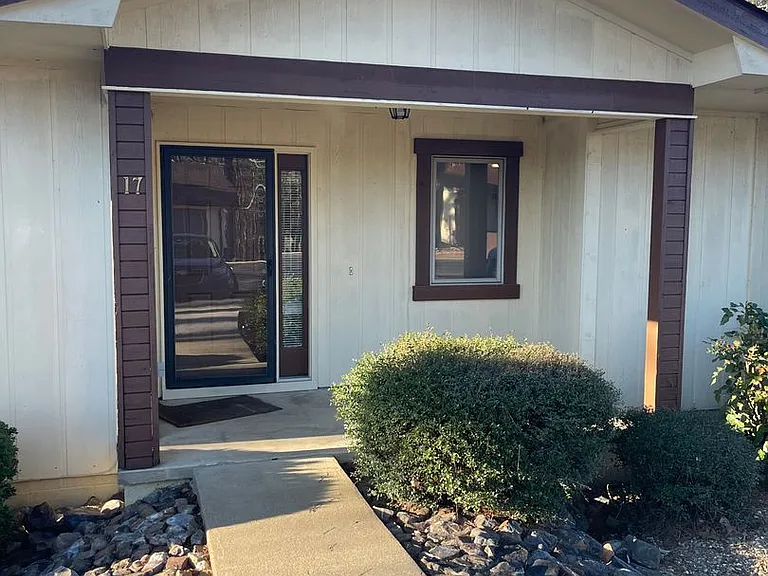 17 Lindsay Ln — Photo 10