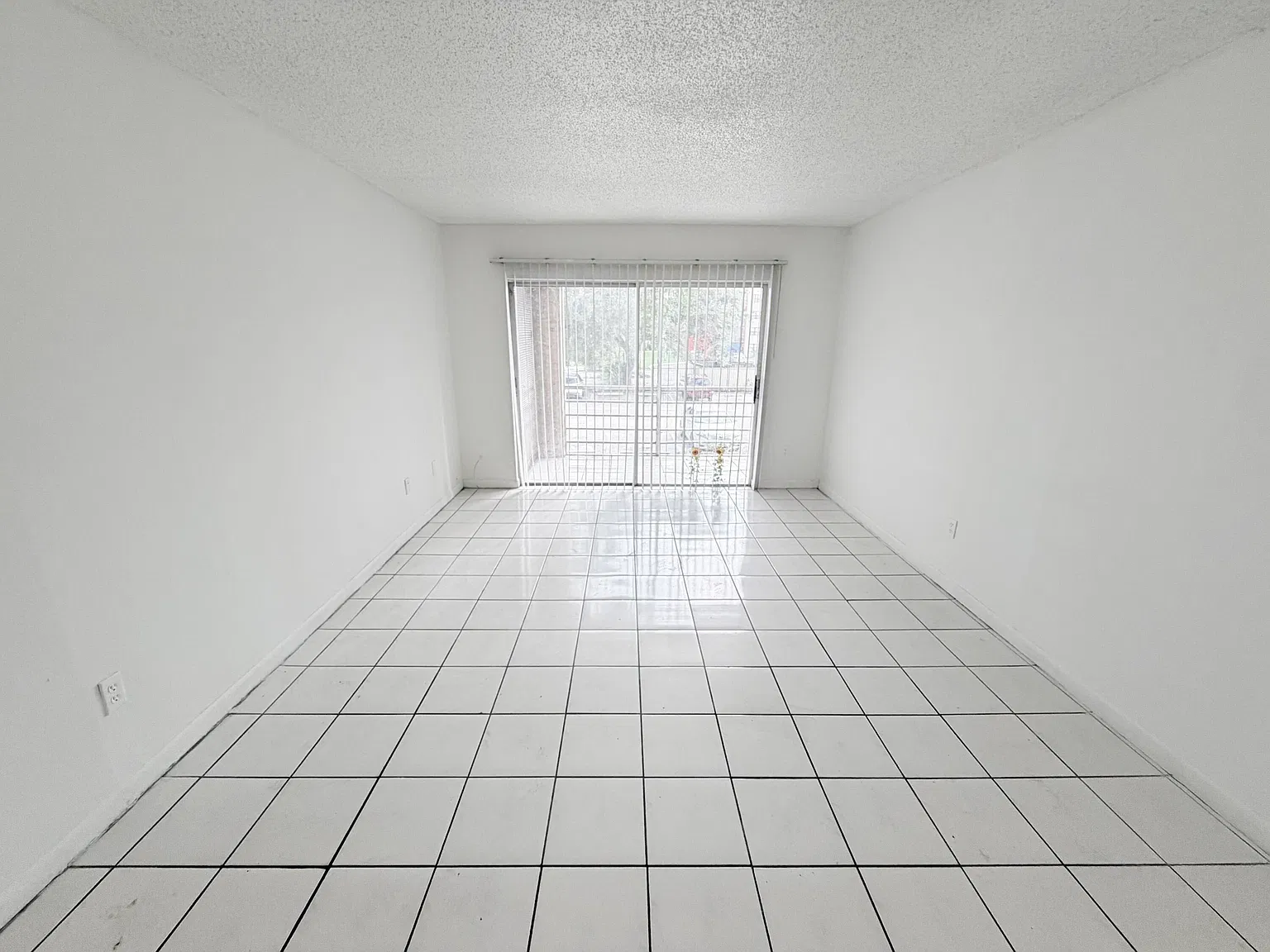 1 bed, 1.0 bath, 735 sqft, $1,500 — Photo 2