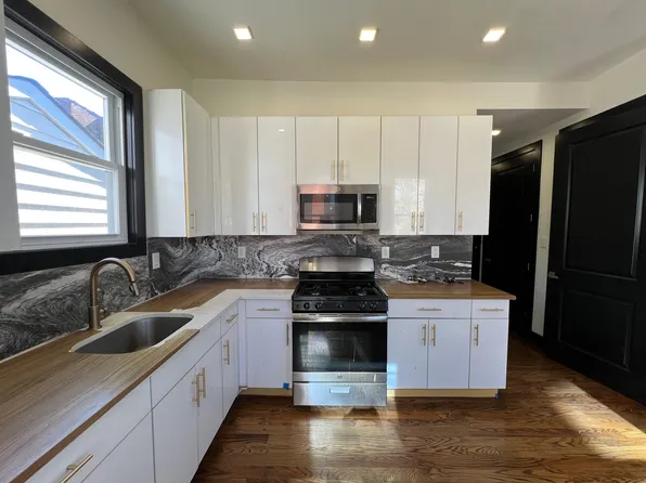 76 Vroom St #3, Jersey City, NJ 07306