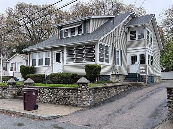 2nd image of 154 Saint Agnes Ave