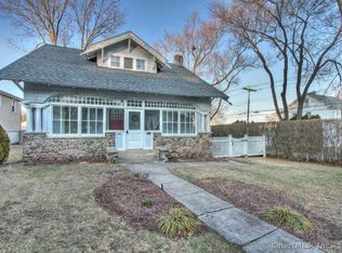 722 Tunxis Hill Rd, Fairfield, CT 06825