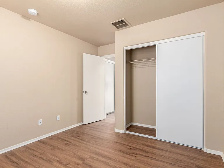 1621 E Ash Ave — Photo 17