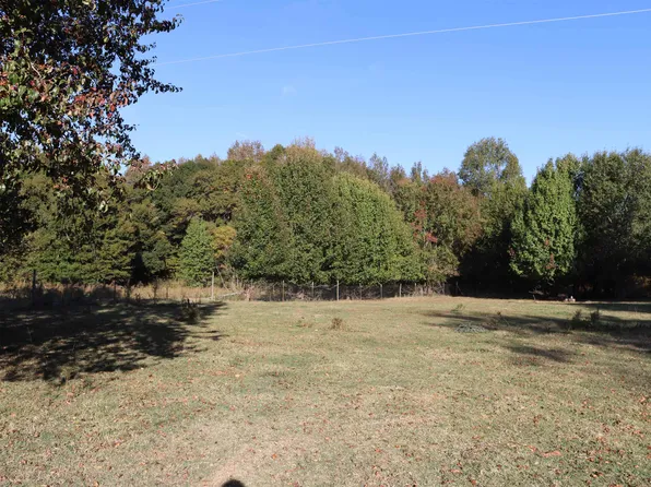 240 Simmons Rd, Woodruff, SC 29388