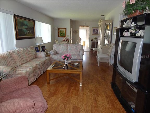 4th image of 12817 Wedgewood Way APT B
