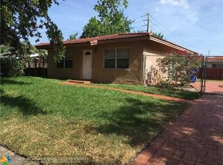 6470 Oak St, Hollywood, FL 33024