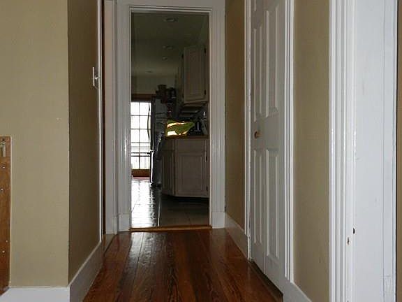 4th image of 21-23 Ambrose St
